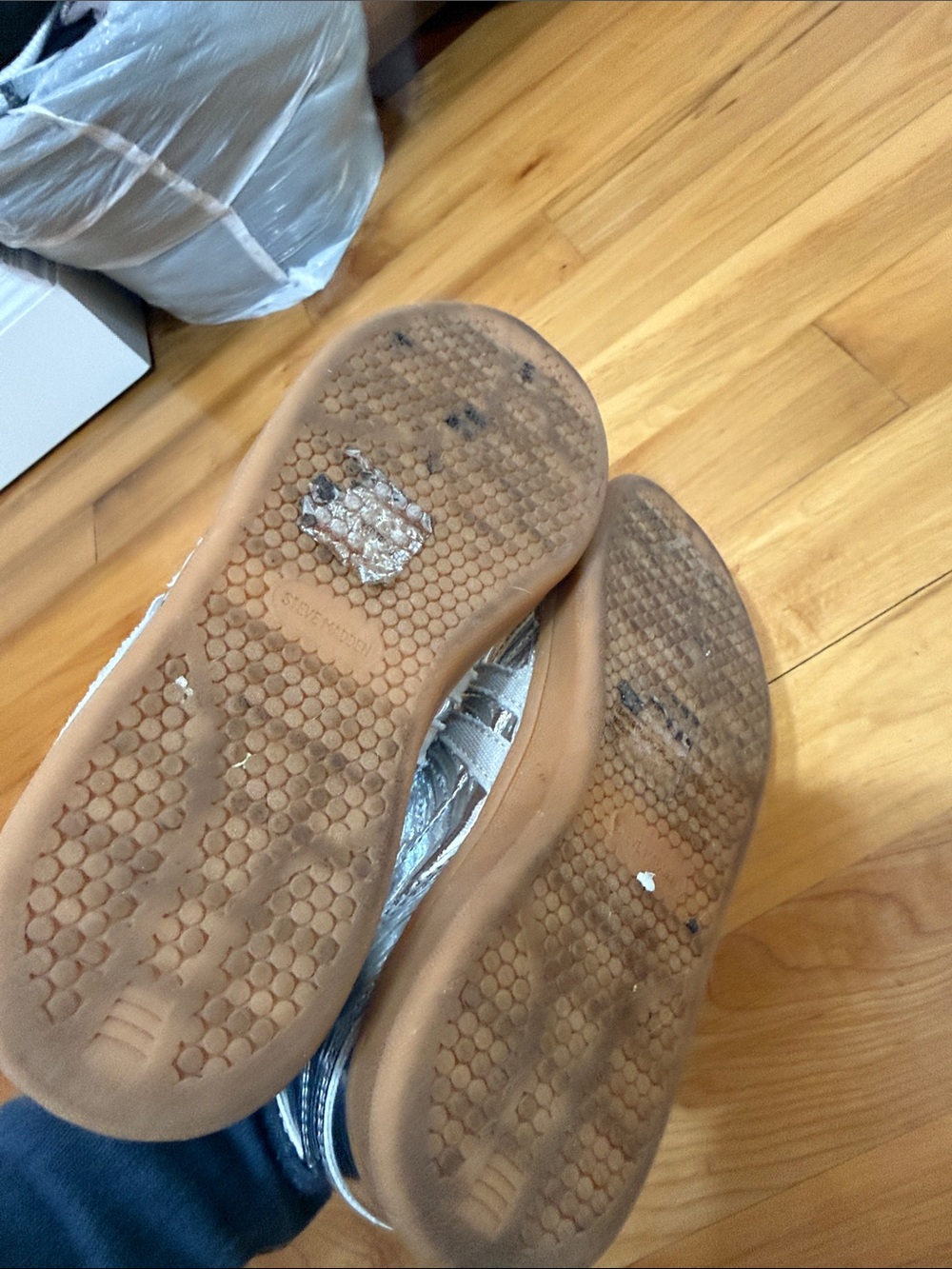 Steve Madden Metallic Silver Girls Athletic Sneakers with Velcro Strap - Picture 3 of 3